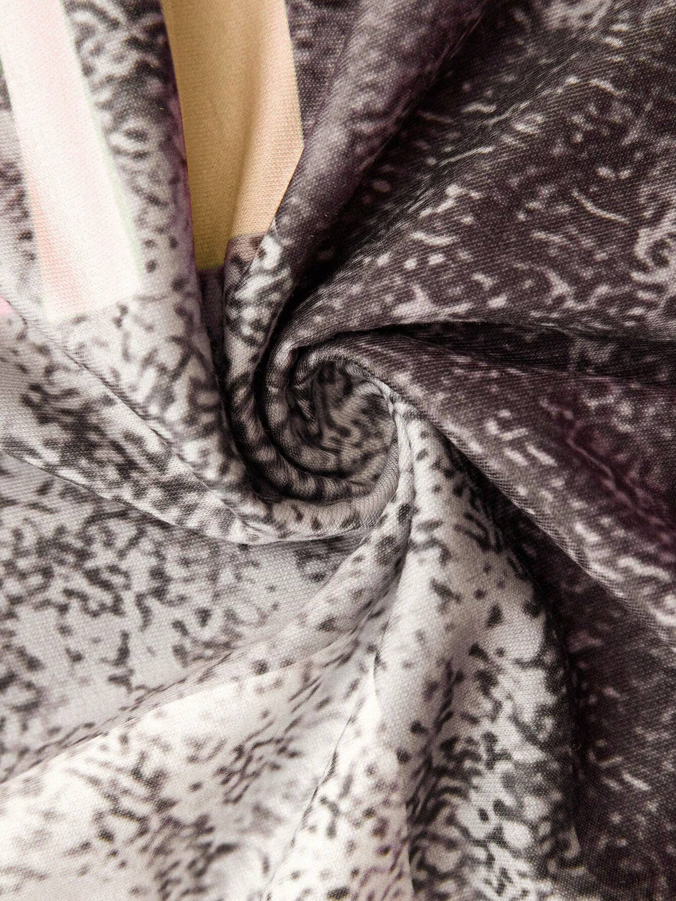 Mara – Jumper with Graphic Print and Zip Closure