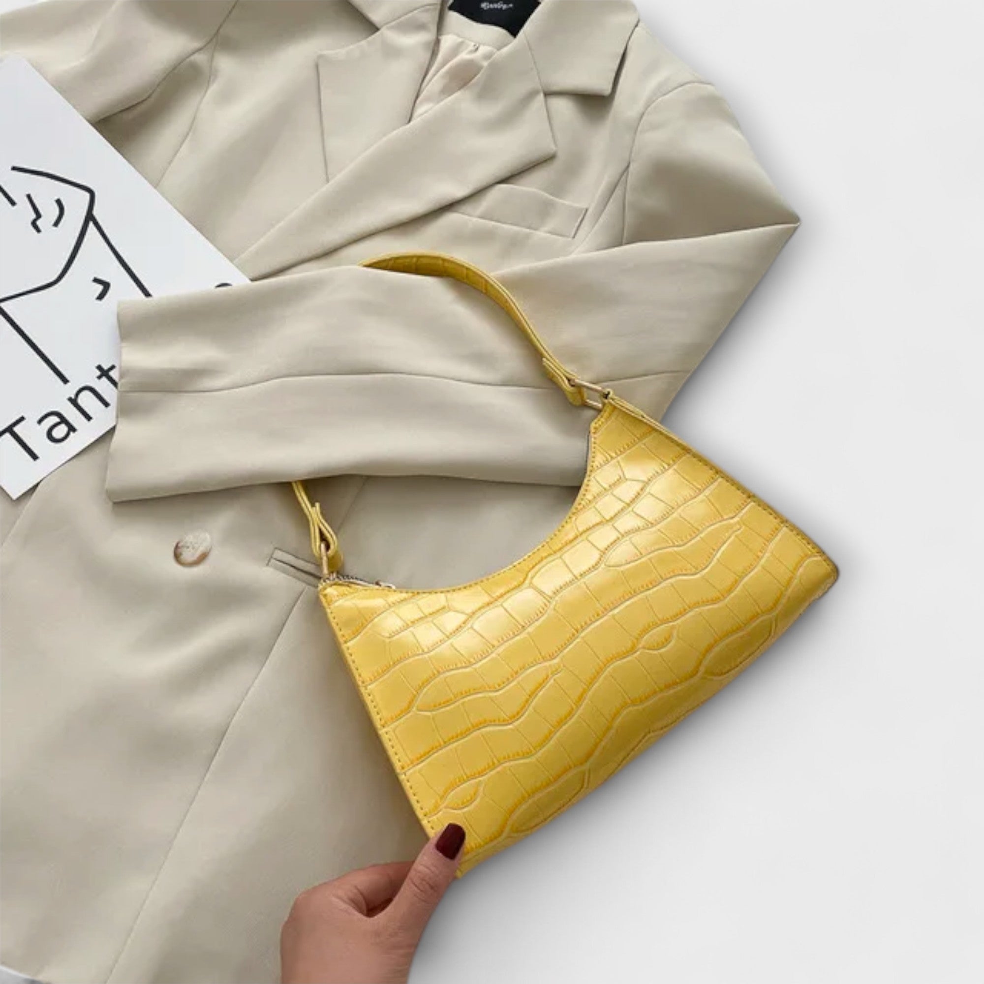 Lora. - Shiny Leather Bag