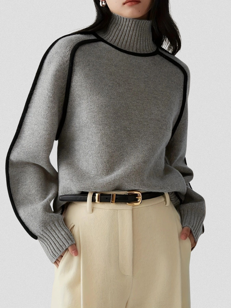Eloise – Turtleneck with Contrast Details