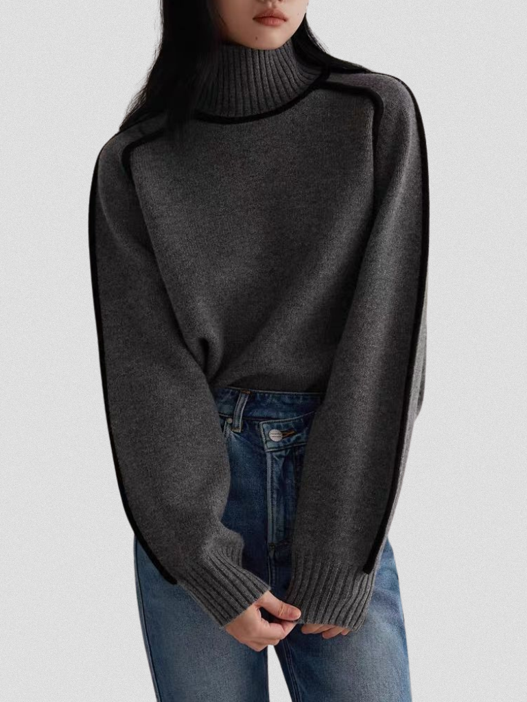 Eloise – Turtleneck with Contrast Details