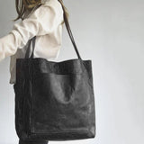 Lora. - Elegant and Practical Shoulder Bag