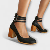 Alira – Pumps with Ankle Strap Design