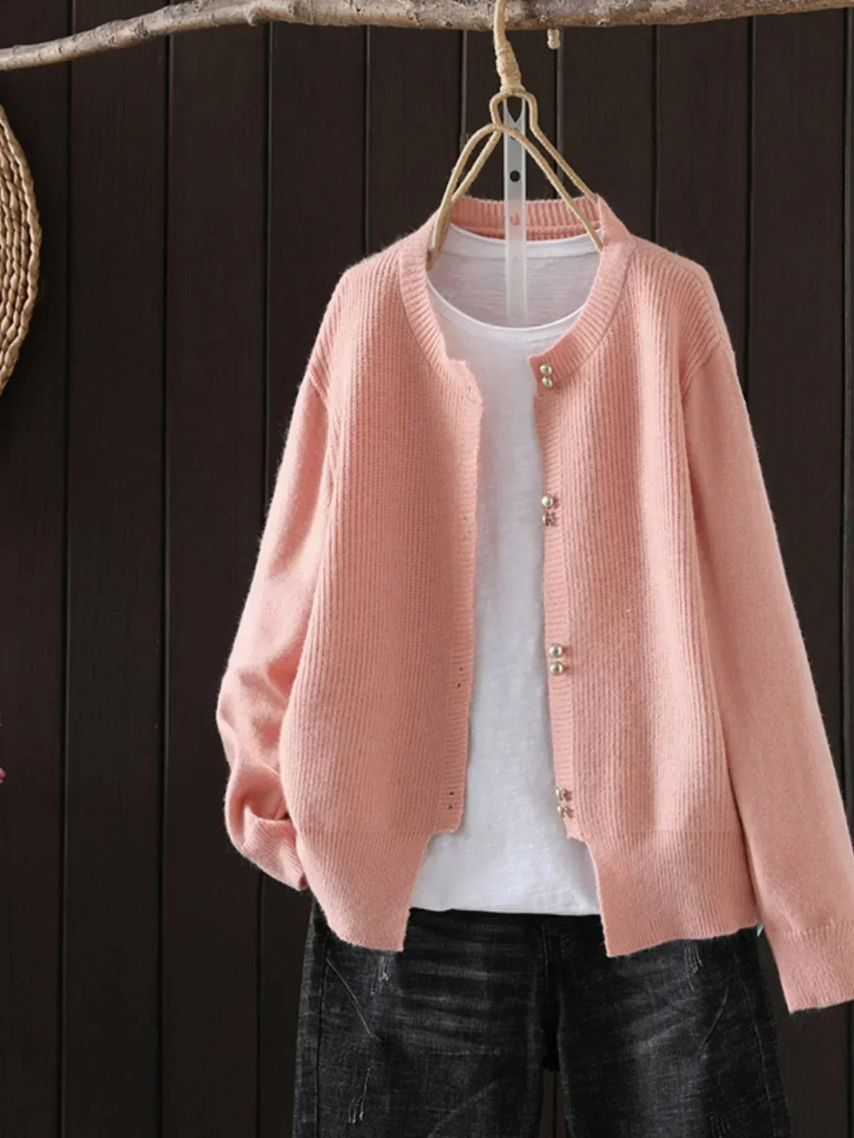 Lina – Fine-knit cardigan with pearl buttons