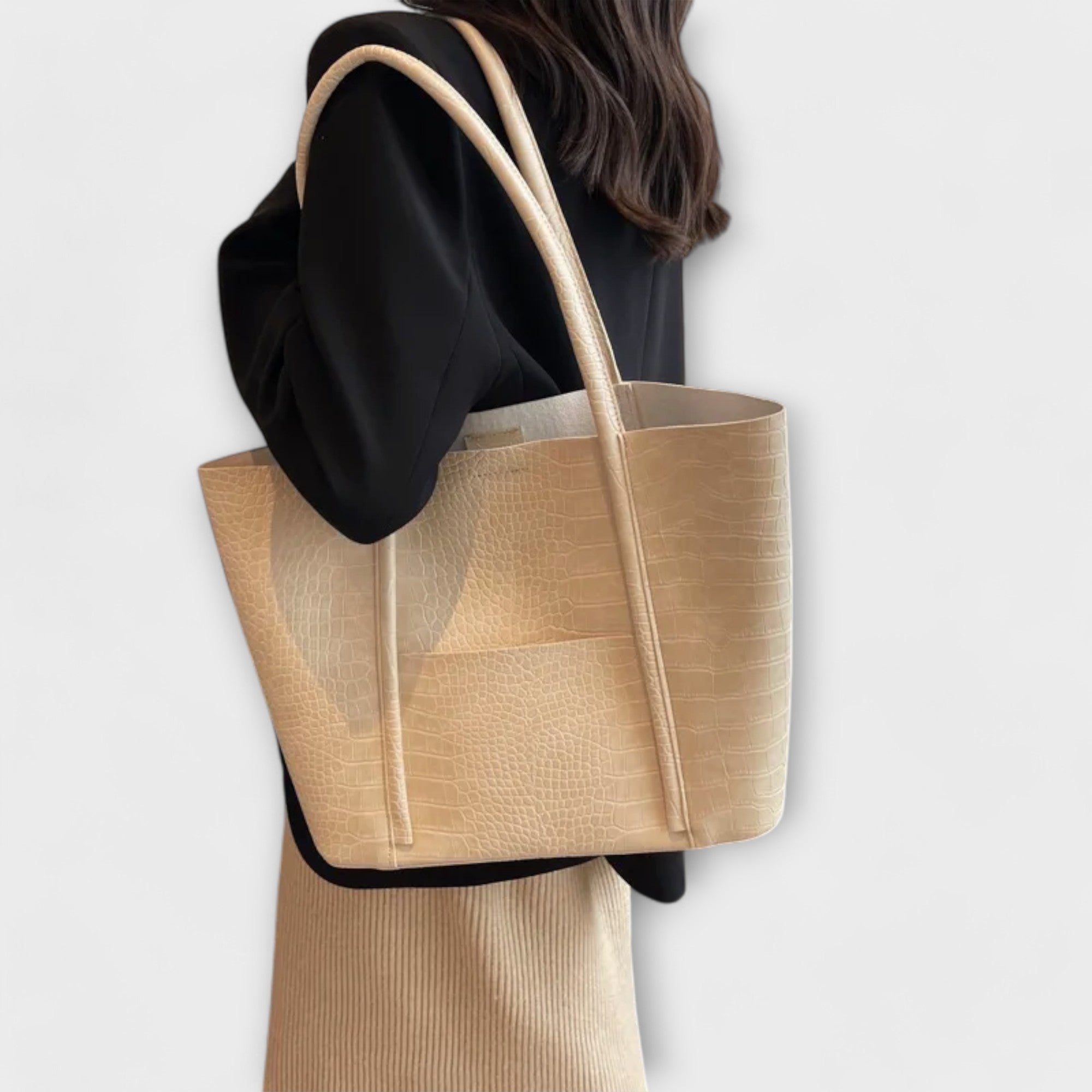 Lora. - Vintage Shoulder Bag