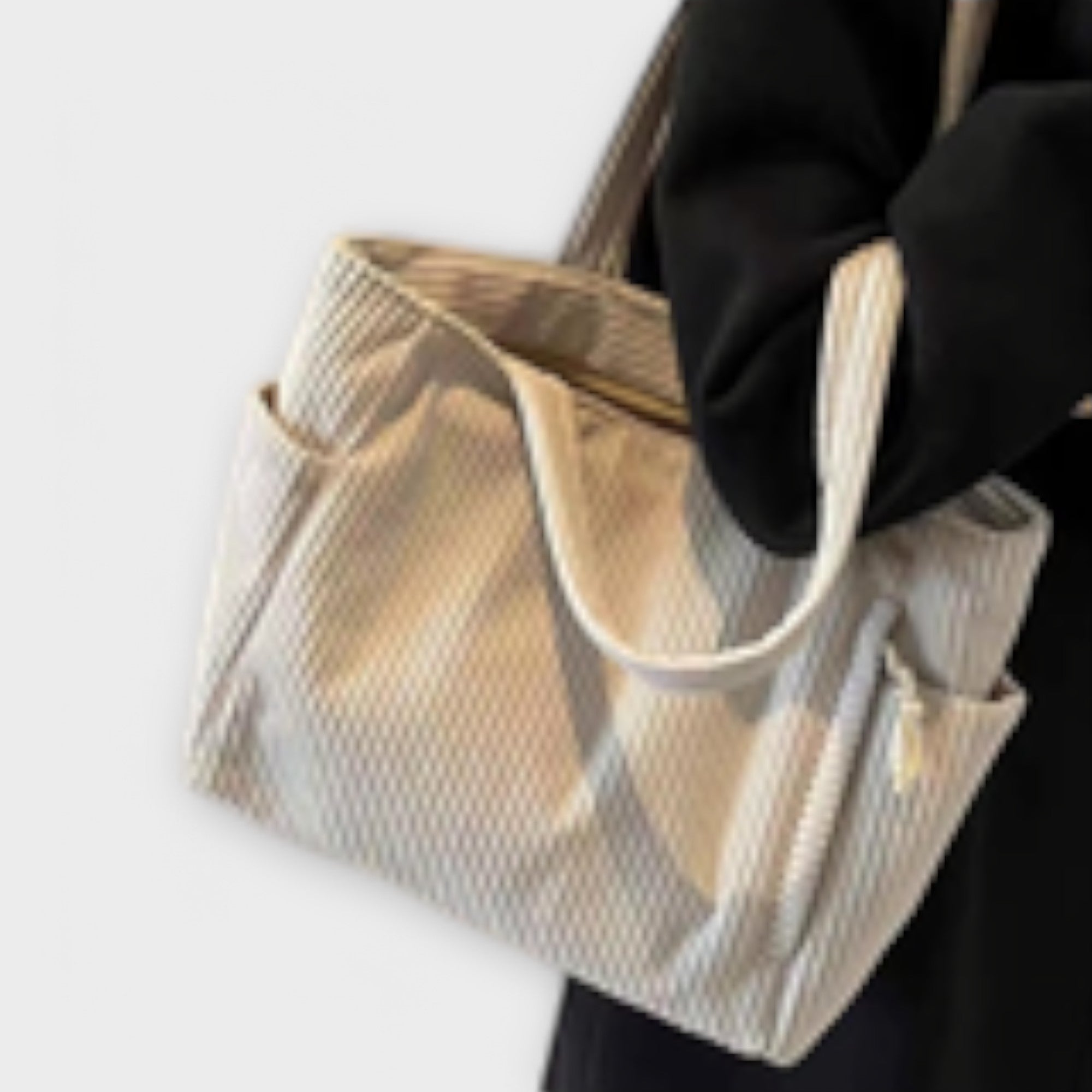 Lora.- Shoulder Bag