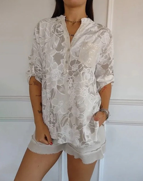 Mila – Floral Blouse