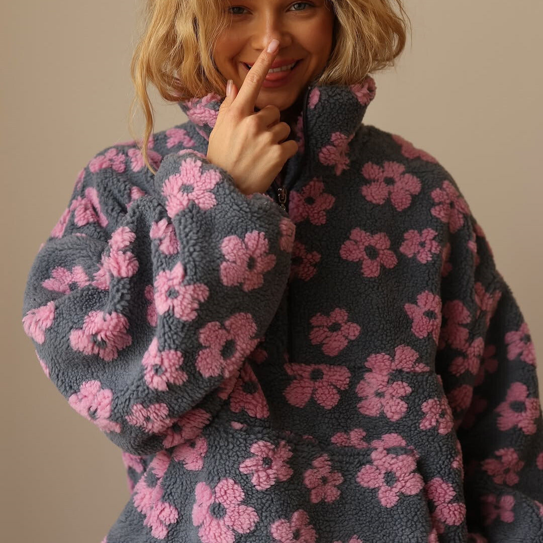 Lola – Teddy jumper with floral print