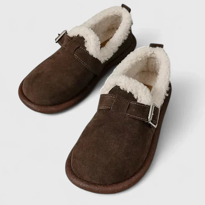 Livia – Warm slippers with buckle closure
