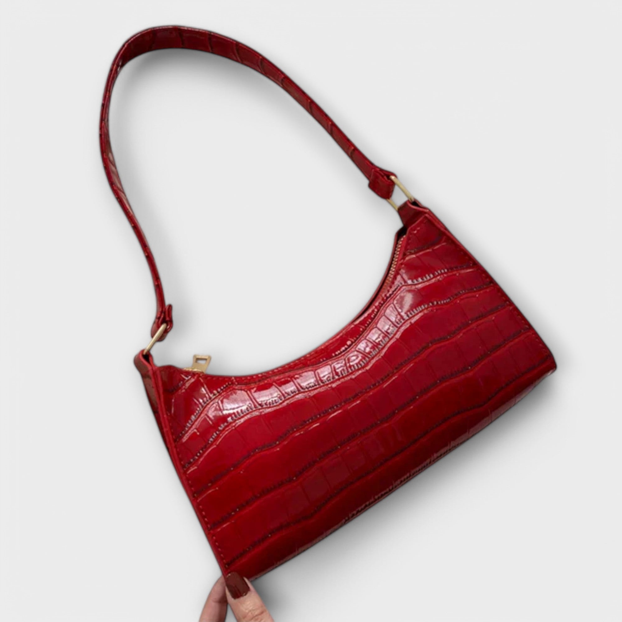 Lora. - Shiny Leather Bag