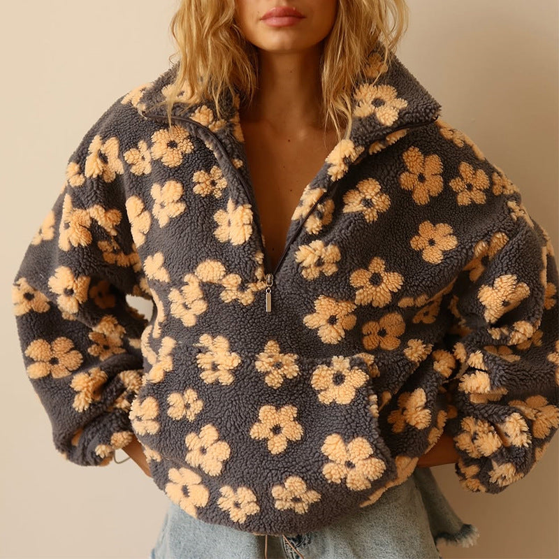 Lola – Teddy jumper with floral print